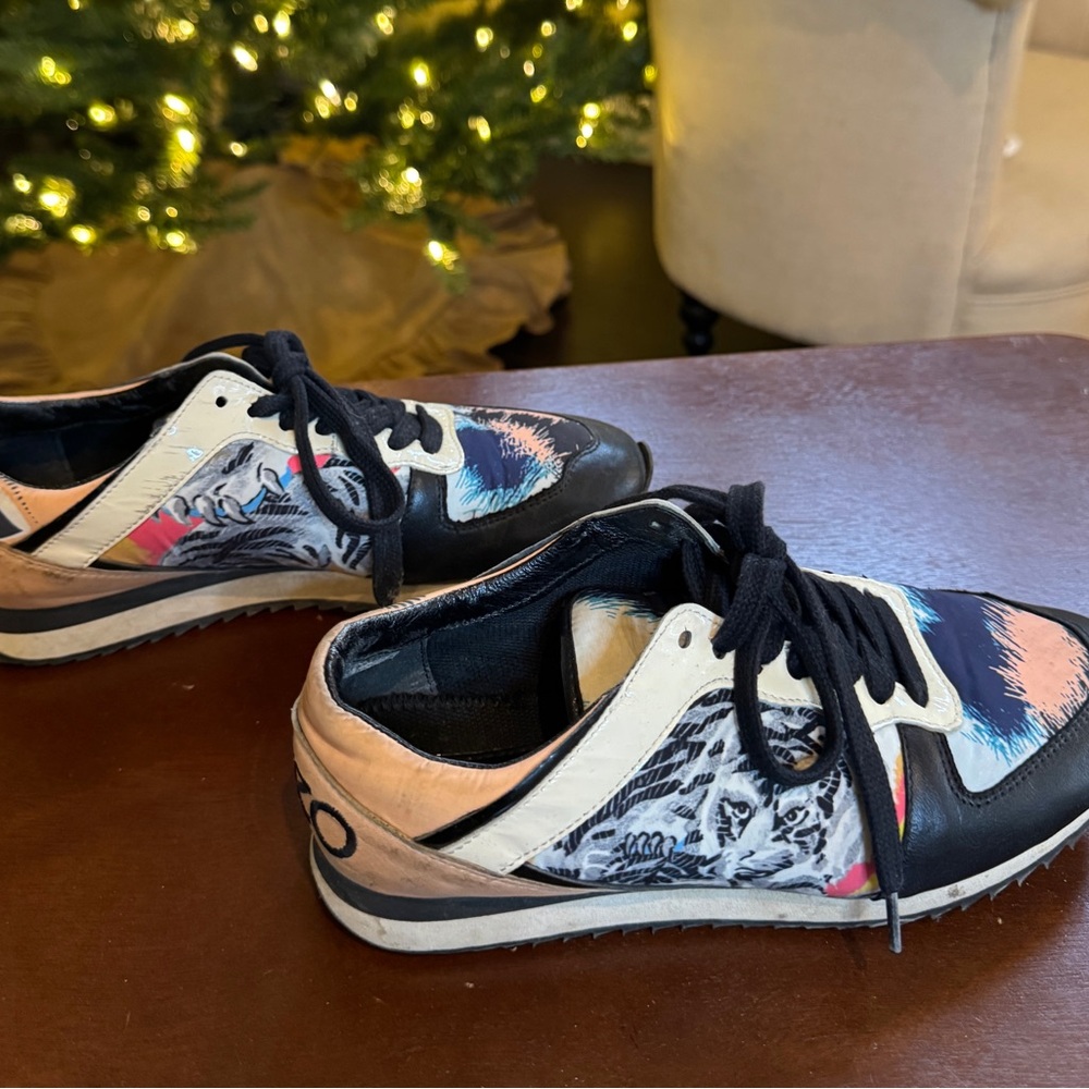Kenzo Black and Pink Graphic Sneakers